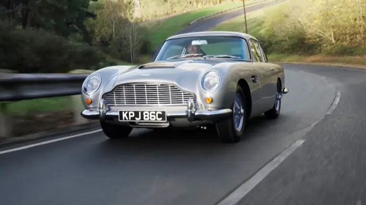 Phục Chế Ô Tô Cổ Thành Siêu Xe