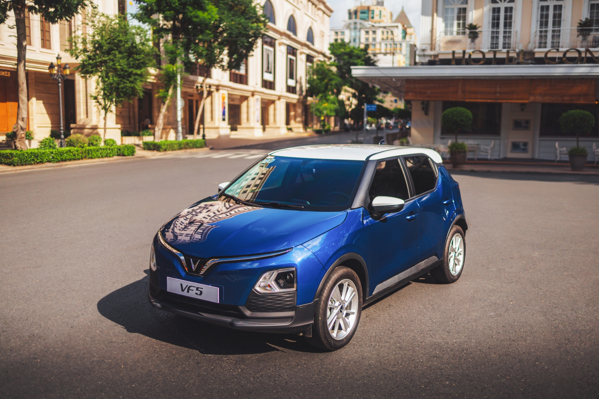 Tuổi thọ pin VF5: Cách bảo dưỡng và sử dụng để kéo dài tuổi thọ pin. (Tìm hiểu về tuổi thọ trung bình của pin VinFast VF5, các yếu tố ảnh hưởng đến tuổi thọ pin và những lời khuyên hữu ích để bảo dưỡng, sử dụng pin đúng cách, kéo dài tuổi thọ pin.)