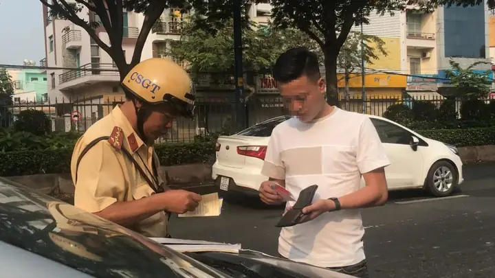 Phạm Trên Tuyến Đường Từ 300km Trở Lên