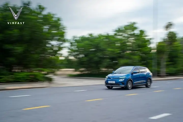 Quy Định Về Xe Ô Tô Điện: Cần Bằng Lái Gì Và Đào Tạo Ra Sao?