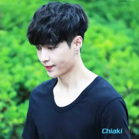 14. Tóc Layer Nam Xoăn Nhẹ