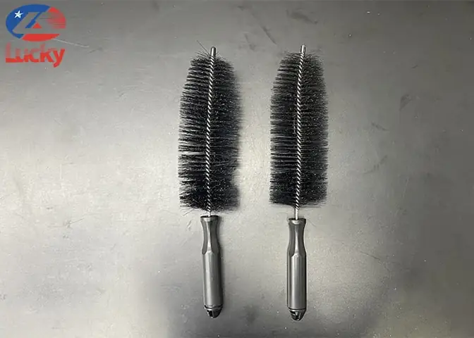 Hóa Chất Và Dụng Cụ Khác Trong Bộ Rửa Xe Ô Tô Đón 30 – 50 Xe/ngày