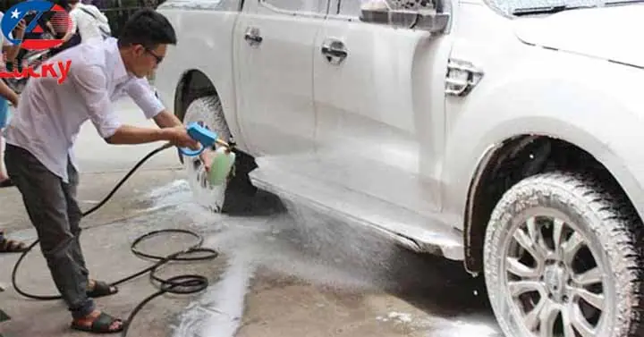 Thái Độ Nhân Viên Phục Vụ Tiệm Rửa Xe Ô Tô Quận 2