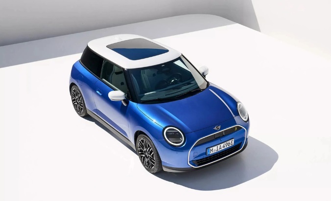 So sánh hiệu năng và phạm vi hoạt động: VF 3 hướng đến di chuyển trong phố, Mini Cooper SE cho cảm giác lái thể thao và phạm vi hoạt động tốt hơn