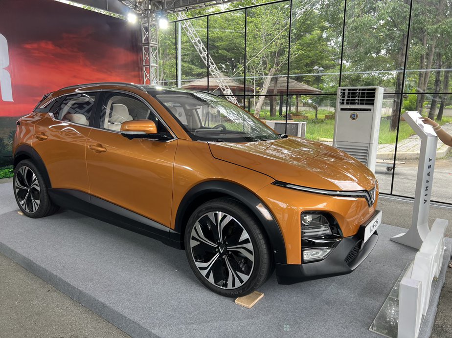 Đánh giá ngoại thất VF 6 và VF 6 Plus: Phong cách thiết kế và tùy chọn màu sắc