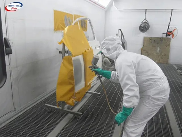 Quy Trình Sơn Dặm Toàn Thân Xe Hơi Chuyên Nghiệp Tại Thanh Phong Auto