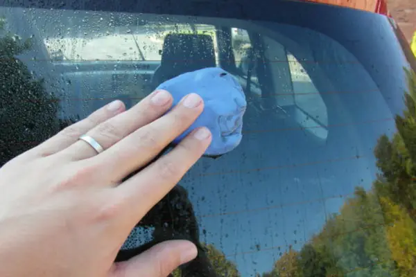 Cách Tẩy Sơn Trên Nhựa Bằng Đất Sét