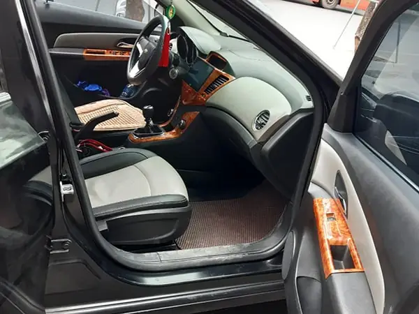 Sơn Vân Gỗ Nội Thất Ô Tô Tạo Điểm Nhấn Nổi Bật Cho Khoang Nội Thất