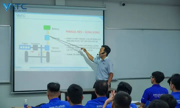 Tại Sao Nên Học Khóa Kỹ Thuật Xe Ô Tô Điện – Xe Hybrid