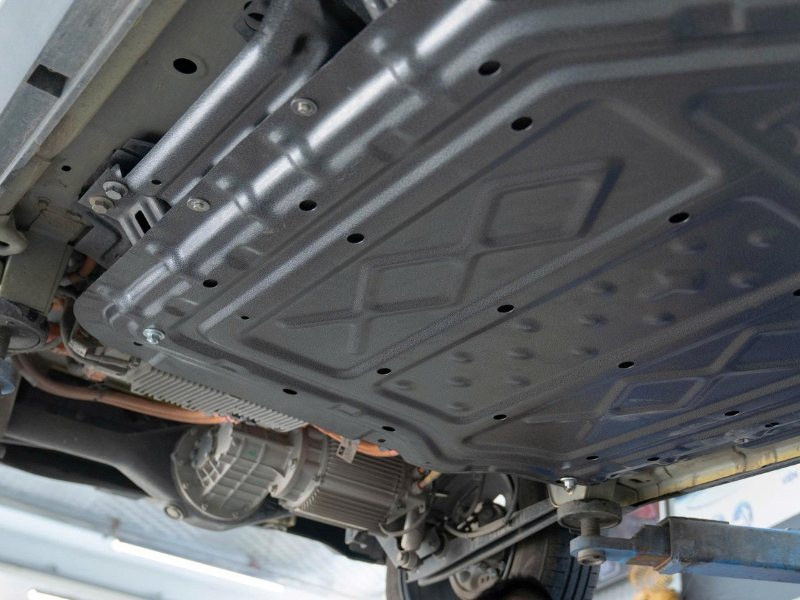 Hướng dẫn tự lắp đặt tấm bảo vệ pin VF3 tại nhà: Đơn giản, an toàn, tiết kiệm chi phí