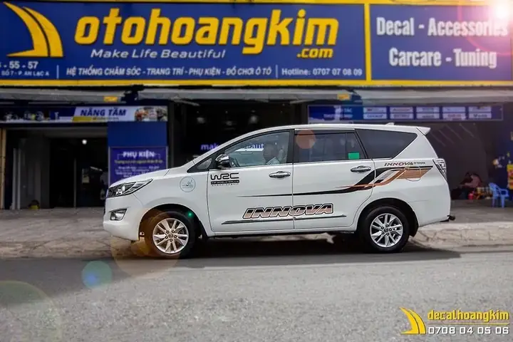 Tem Dán Sườn Phong Cách Đơn Giản, Tinh Tế Xe 7 Chỗ