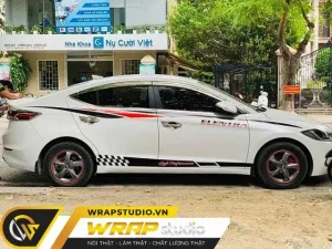 Vì Sao Nên Sử Dụng Tem Dán Sườn Xe Ô Tô?