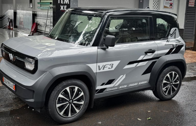 Chất Liệu Tem Xe VF3 Xám: So Sánh và Lựa Chọn Tối Ưu