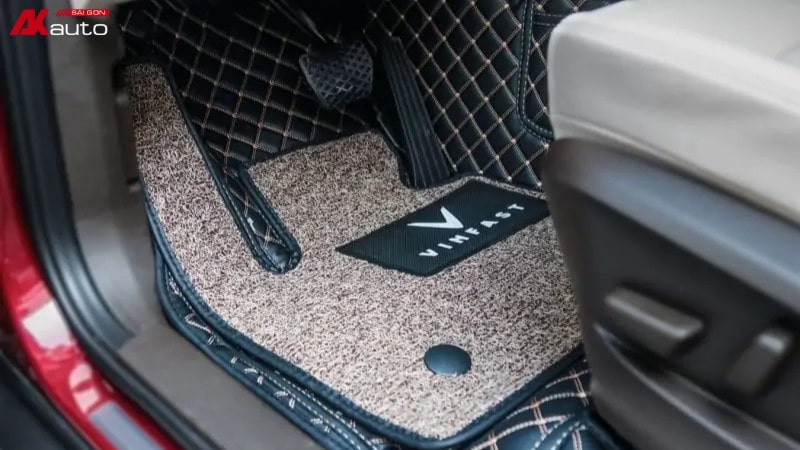 Ưu điểm vượt trội của thảm Huvi VF3 so với các loại thảm khác (Mô tả: Phân tích chi tiết những lợi ích mà thảm Huvi VF3 mang lại cho xe VinFast VF3 so với các loại thảm thông thường, bao gồm chất liệu, thiết kế, độ bền, khả năng chống bẩn, dễ vệ sinh và an toàn.)