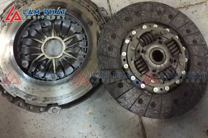 Khi Nào Cần Thay Côn Xe Ô Tô