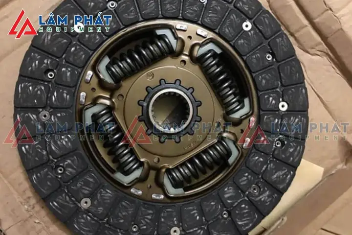 Thay Côn Xe Ô Tô Bao Nhiêu Tiền?