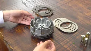 Phân Tích Chi Phí Thay Một Bộ Côn Xe Ô Tô Chi Tiết