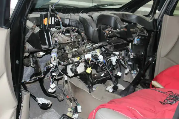 Thay Dàn Lạnh Xe Ô Tô: Khi Nào Cần, Quy Trình & Chi Phí