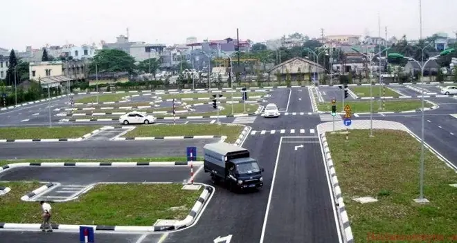 Phần Thi Lý Thuyết Lái Xe Ô Tô Hạng C: Kiến Thức Cốt Lõi