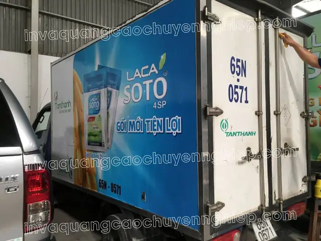 Thiết Kế Quảng Cáo Trên Xe Ô Tô