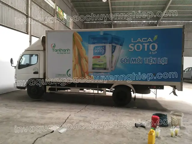 Thiết Kế Quảng Cáo Trên Xe Ô Tô