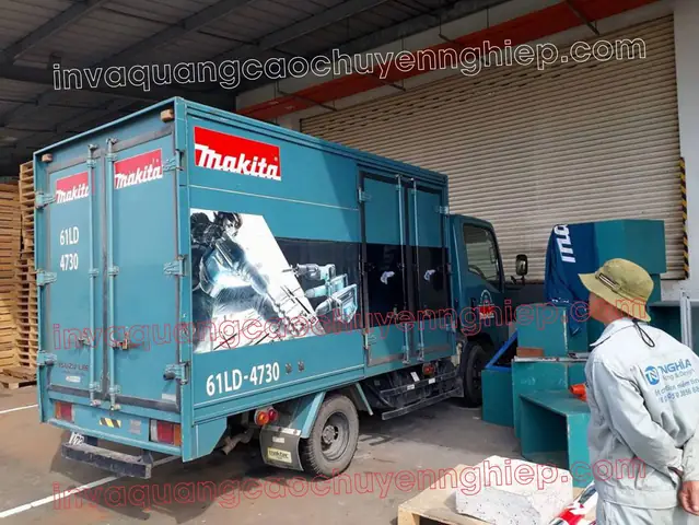 Thiết Kế Quảng Cáo Trên Xe Ô Tô