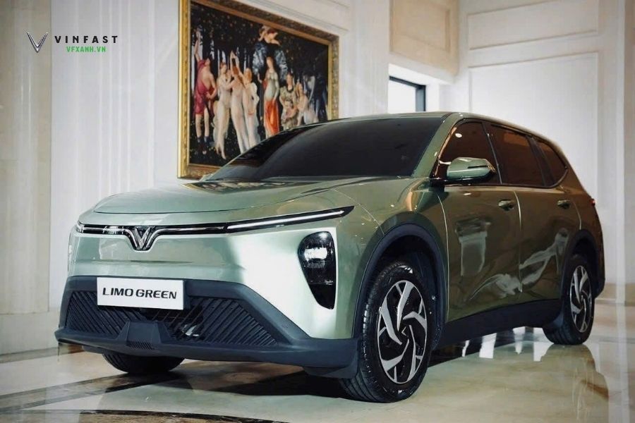 Đánh Giá Chi Tiết Về Hiệu Suất Và Vận Hành Của VinFast Limo Green