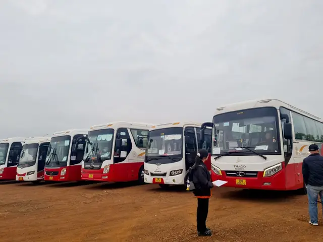 Thaco Universe 45 Chỗ – Người Bạn Hoàn Hảo Cho Những Chuyến Rong Ruổi