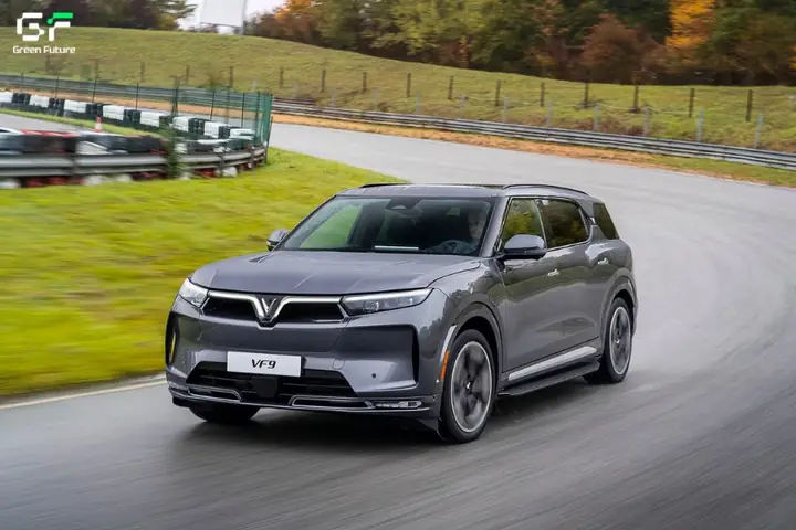 Green Future: Thuê Xe 7 Chỗ Tự Lái Hà Nội Giá Cực Ưu Đãi