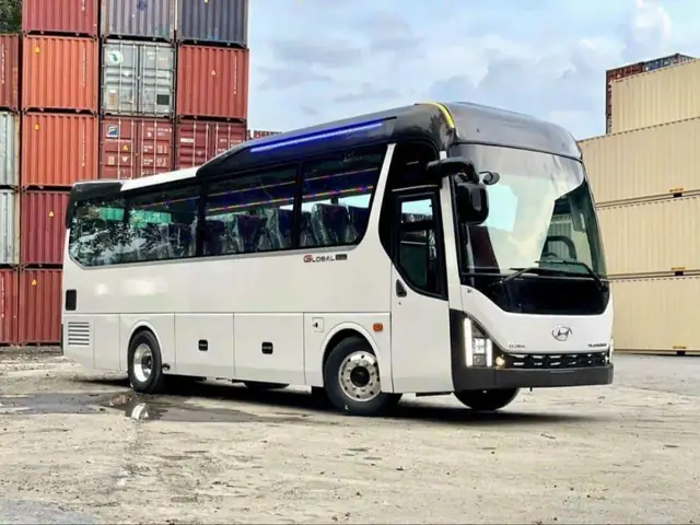 11. Hyundai Universe Global 29 Chỗ