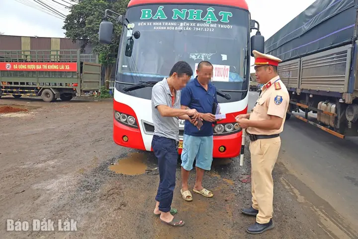 Tiếng Còi Xe Ô Tô