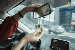 Trầm Hương Để Xe Ô Tô: Ý Nghĩa, Lợi Ích Và Cách Sử Dụng Chuẩn Phong Thủy