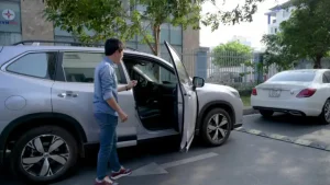Đóng Cửa Xe Và Khóa Xe