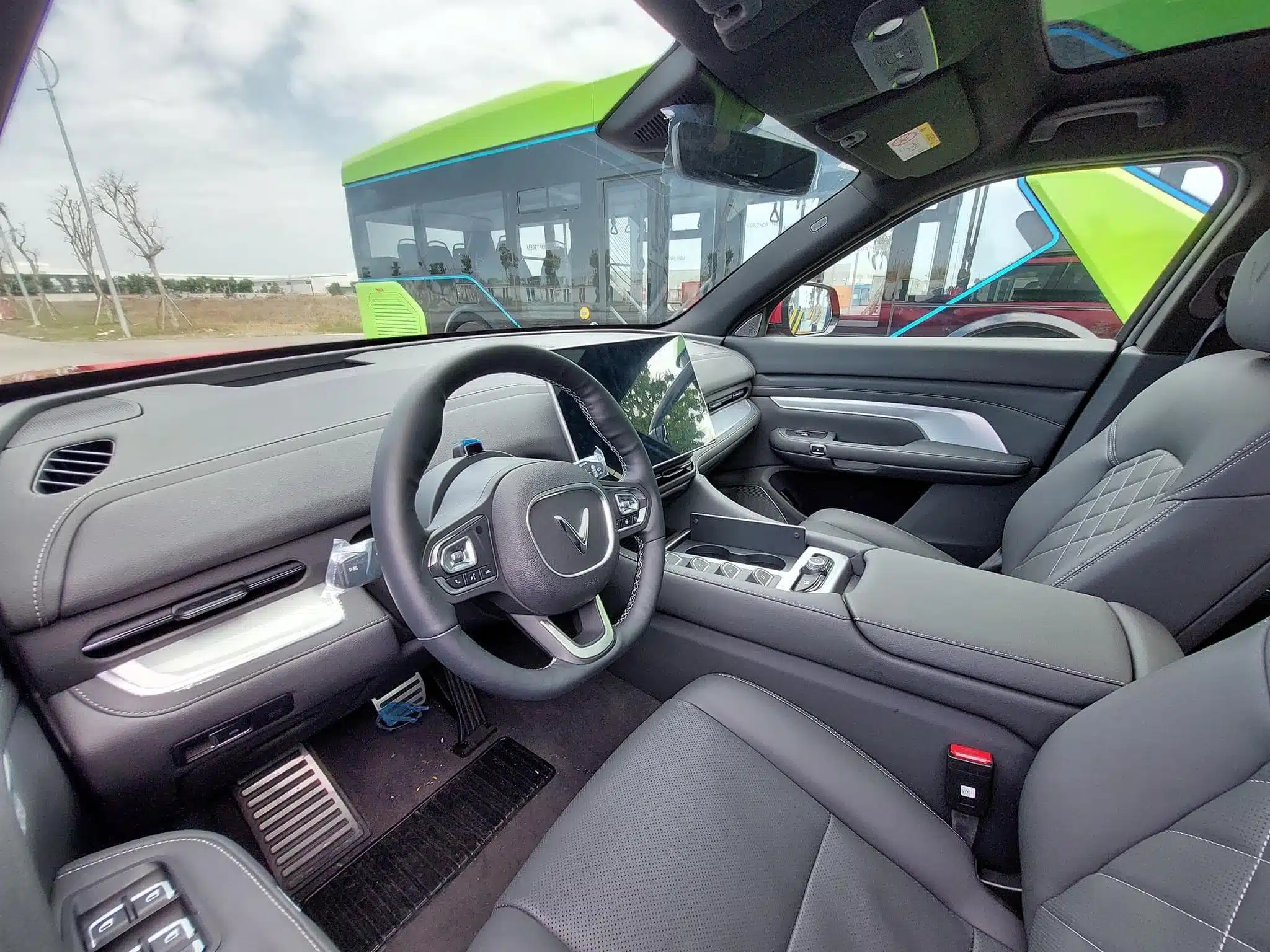 Yếu tố ảnh hưởng đến trọng lượng xe VinFast VF9: Từ vật liệu chế tạo đến trang bị tùy chọn