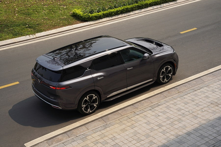 Ảnh hưởng của trọng lượng đến chi phí vận hành VinFast VF9: Bảo dưỡng, lốp xe, và tuổi thọ pin