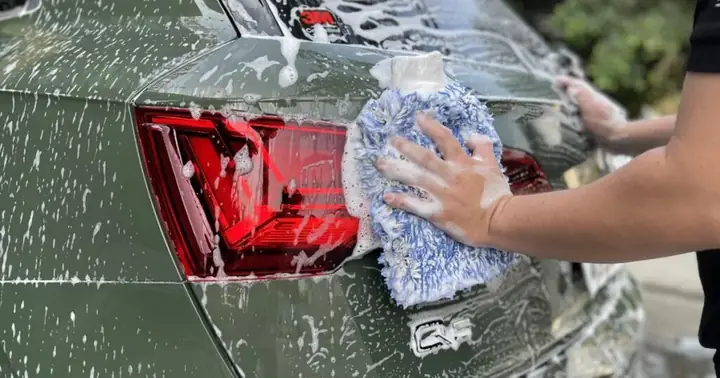 Lau Khăn Không Đúng Chiều, Không Chia Theo Khu Vực