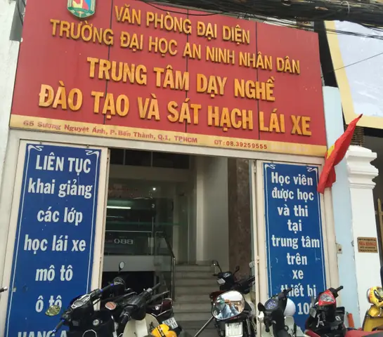 Trường Dạy Lái Xe Ô Tô Cảnh Sát: Hành Trình Trở Thành Chiến Sĩ An Toàn Giao Thông