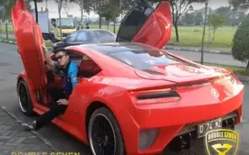 Nghệ An: Người Đàn Ông Tự Chế Xe Ô Tô Điện Giá 15 Triệu Đồng Để Chở Con Gái Đi Học Mỗi Ngày