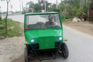 Nghệ An: Người Đàn Ông Tự Chế Xe Ô Tô Điện Giá 15 Triệu Đồng Để Chở Con Gái Đi Học Mỗi Ngày - Ảnh 3.