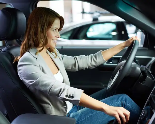 Tu The Ngoi Dung Khi Lai Xe O To