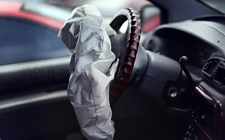 Không Chạm Vào Phần Trong Của Túi Khí