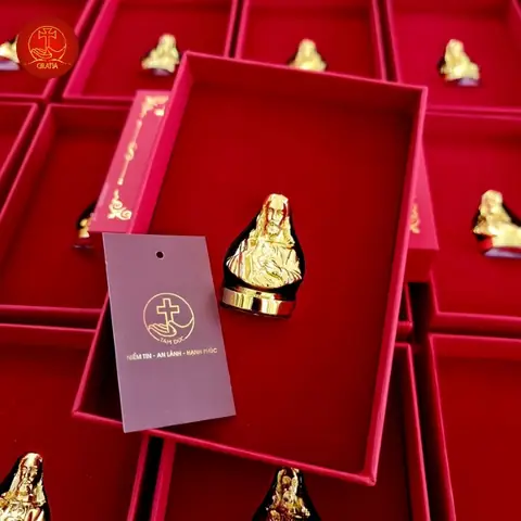 Tiêu Chuẩn Chọn Tượng Công Giáo Để Xe Ô Tô