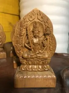 Tượng Phật Bản Mệnh Để Xe Ô Tô