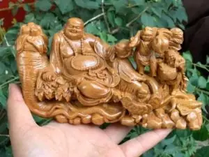 Tượng Phật Di Lặc Để Xe Ô Tô