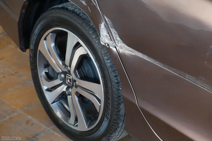 Va Quẹt Xe Ô Tô Bồi Thường Thiệt Hại Như Thế Nào Là Đúng?