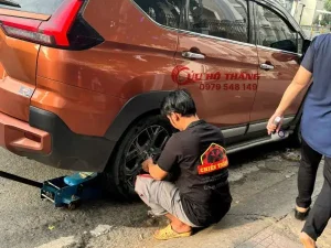 Dịch Vụ Vá Xe Ô Tô Quận 1 Uy Tín, Giá Rẻ, Phục Vụ 24/7