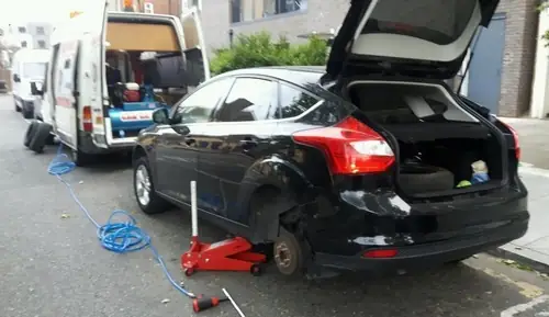 Hướng Dẫn Vá Xe Ô Tô Tại Nhà: Cách Xử Lý Nhanh Chóng, An Toàn Và Tiết Kiệm