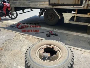 Dịch Vụ Vá Xe Ô Tô Thủ Đức: Hướng Dẫn Xử Lý Nhanh, Tiết Kiệm Và An Toàn