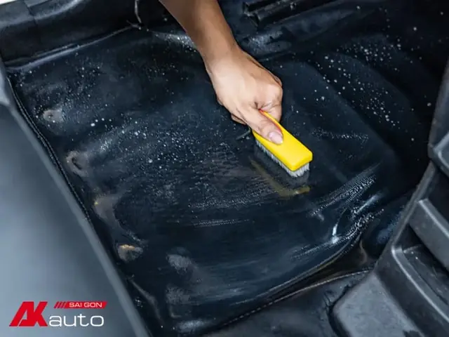 Những Lưu Ý Khi Vệ Sinh Sàn Xe Ô Tô, Thảm Nỉ Xe Ô Tô