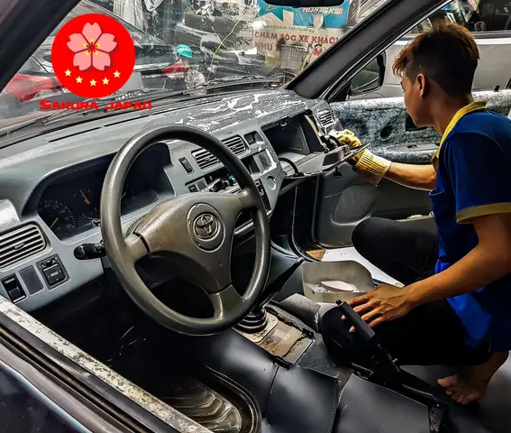 Tại Sao Nên Vệ Sinh Nội Thất Ô Tô Xe Hơi ?